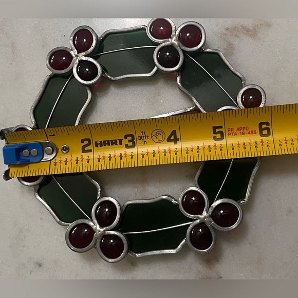 VTG Stained Glass Holly Berry Wreath Candle Christmas Window Suncatcher 8" 80s - Picture 4 of 4